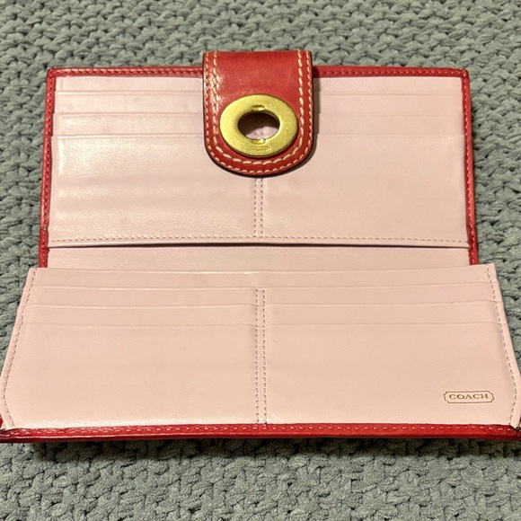 Coach Legacy Vintage Red Leather Turnlock Wallet - Picture 3 of 5